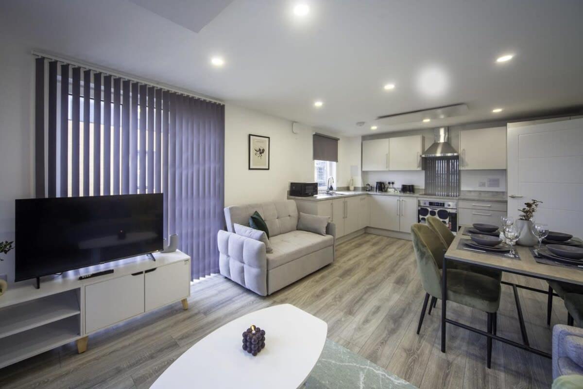 Modern And Bright 2 Bed Apartment In Ashford Ashford (Kent) Exterior foto