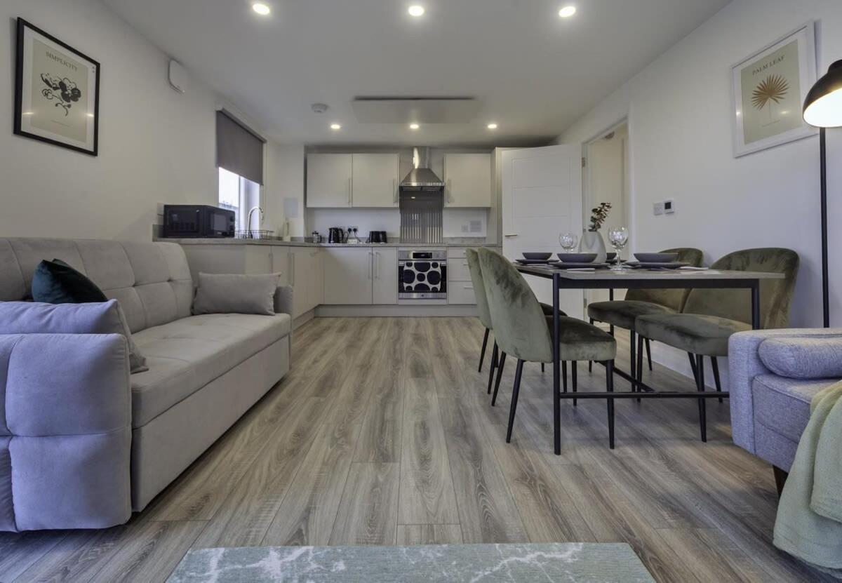 Modern And Bright 2 Bed Apartment In Ashford Ashford (Kent) Exterior foto
