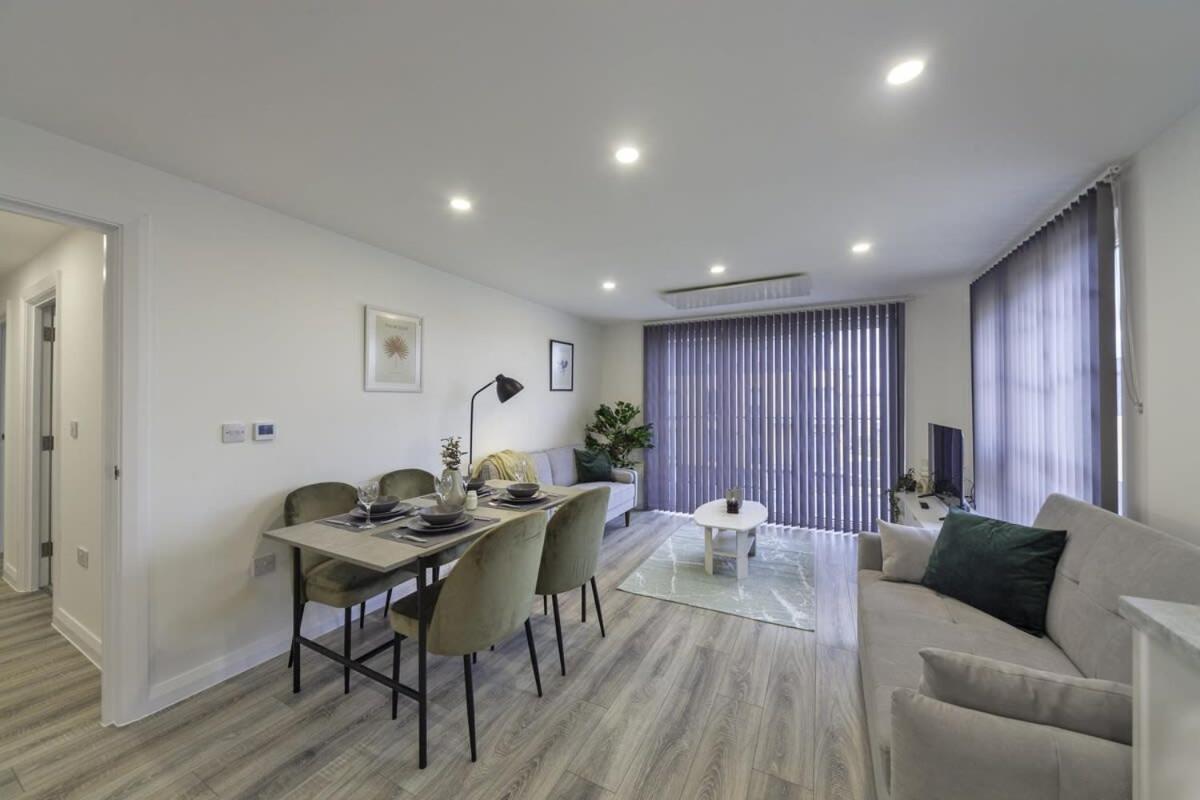 Modern And Bright 2 Bed Apartment In Ashford Ashford (Kent) Exterior foto